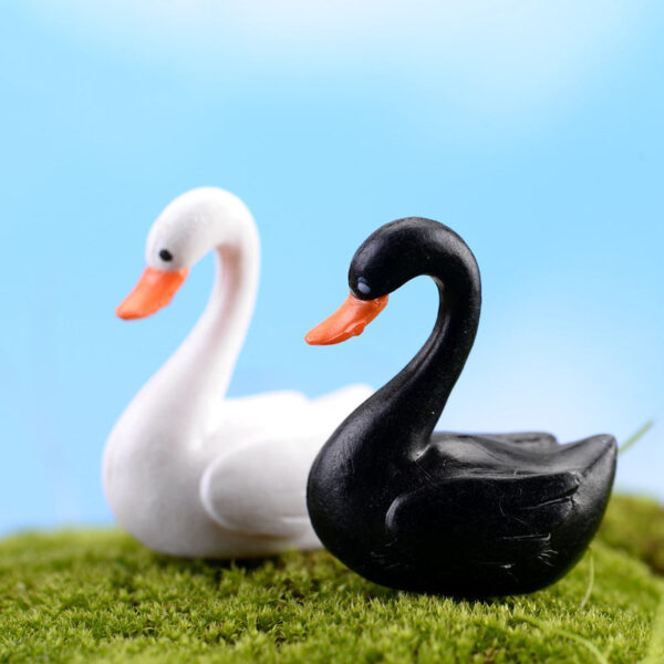 Royal Swan Garden Decoration - Image 6